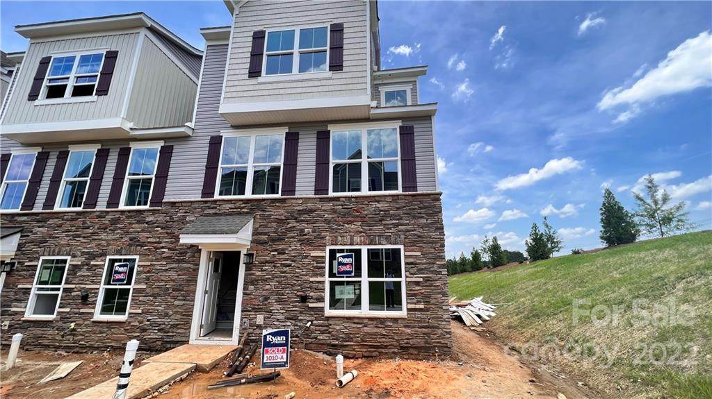 9773 Oaklawn Boulevard - Photo 1