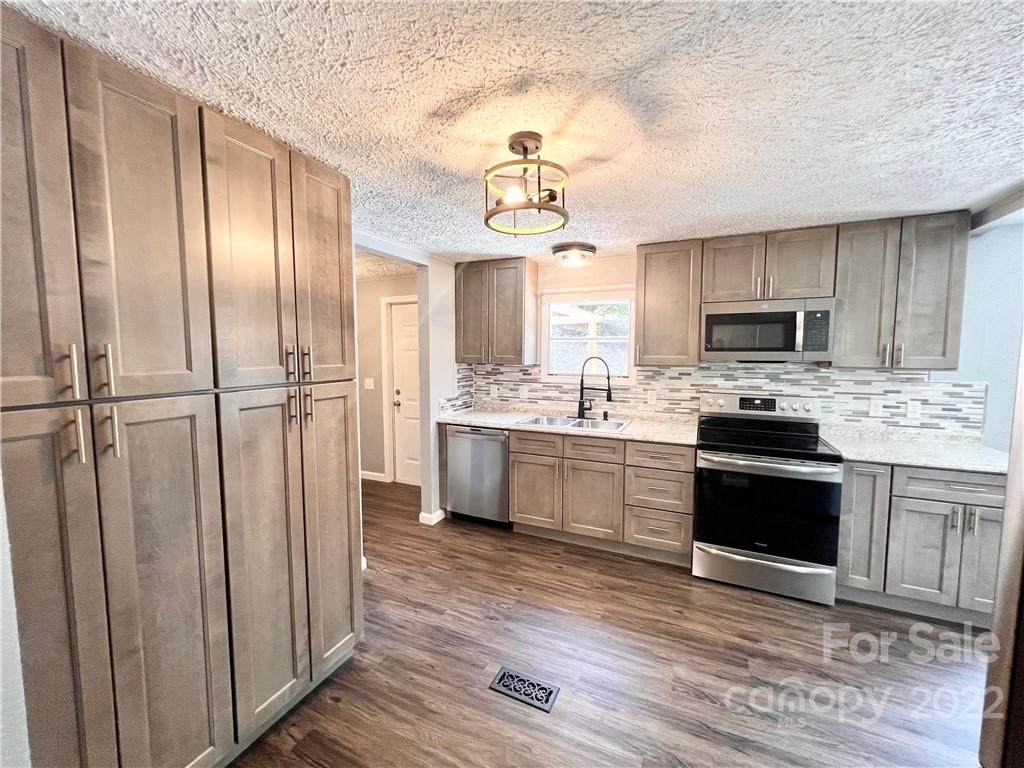 5 Northside Terrace - Photo 1
