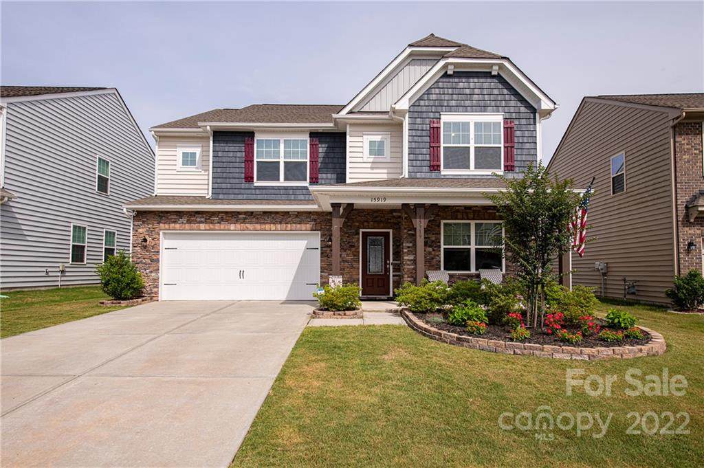 15919 Harbor Hill Drive - Photo 1