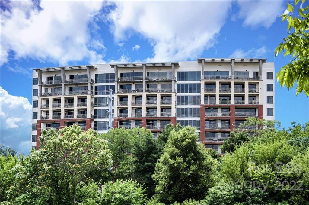 701 Royal Court - Photo 1