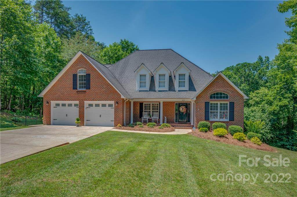 212 Ridgeview Drive - Photo 1