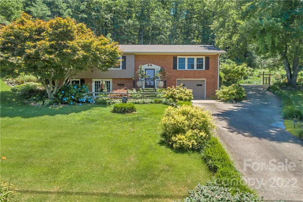 209 Sunset Drive - Photo 1