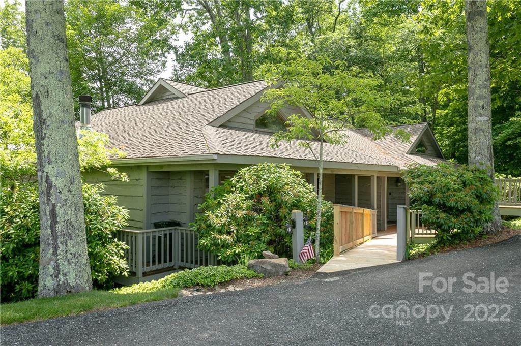 135 Clubhouse Drive - Photo 1