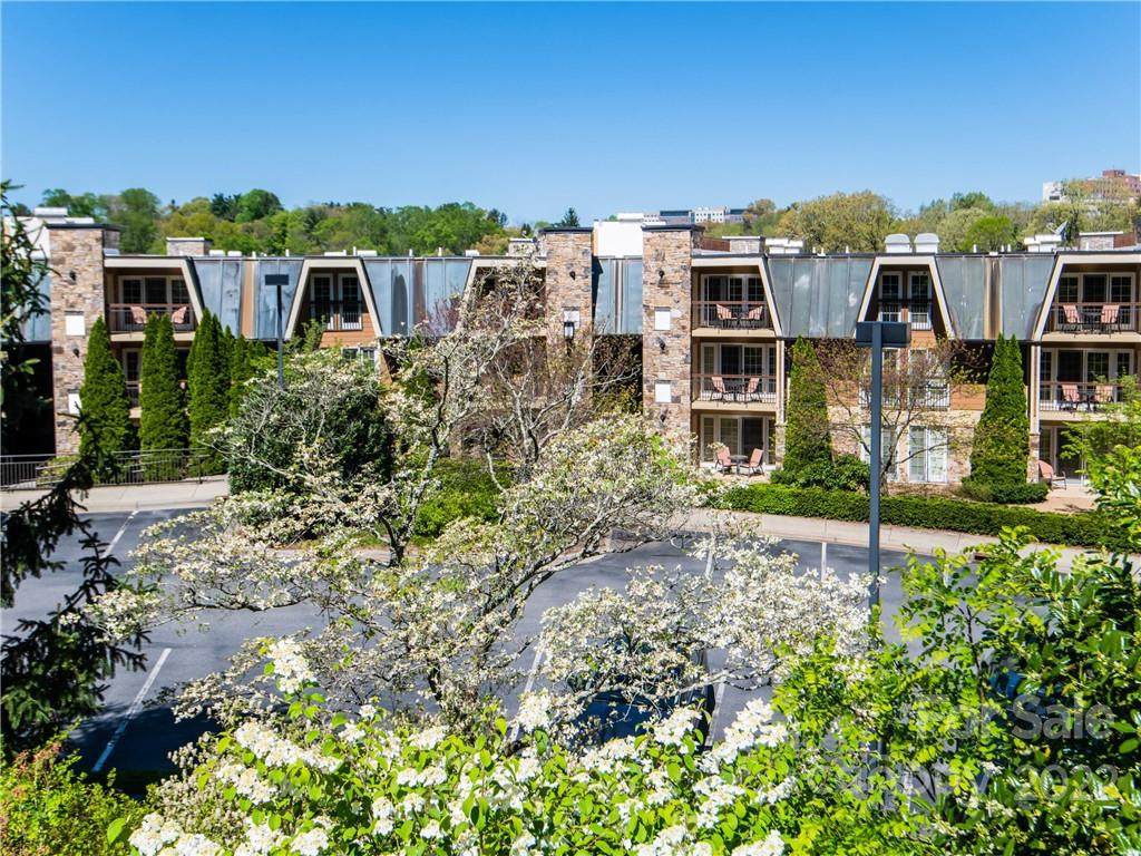 118 Bowling Park Road - Photo 1