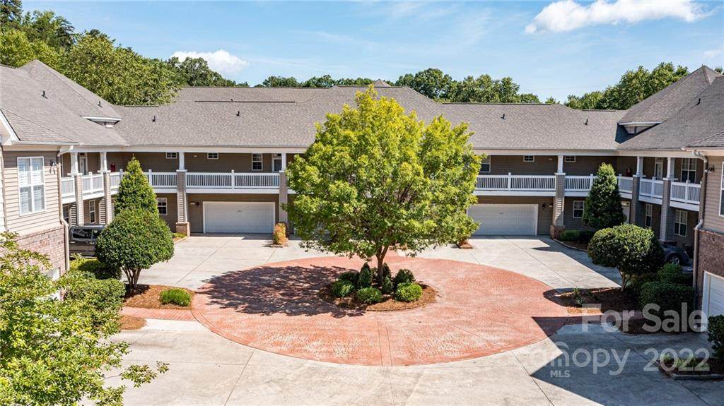 8935 Rosalyn Glen Road - Photo 1