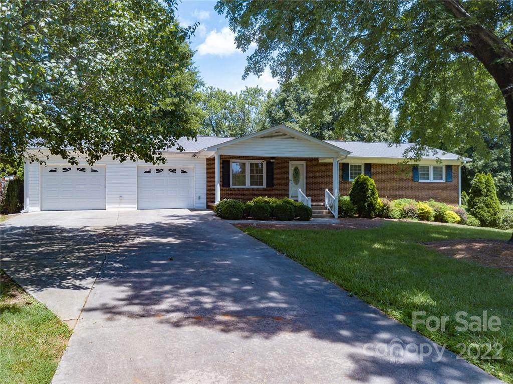 51 Robinson Road - Photo 1