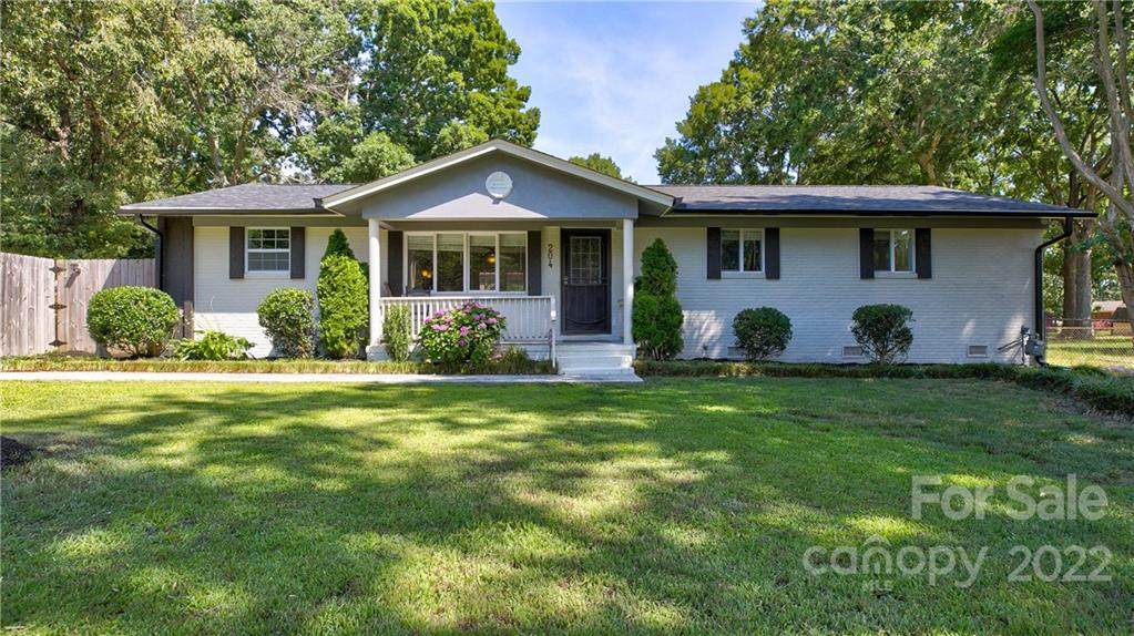204 White Oak Lane - Photo 1