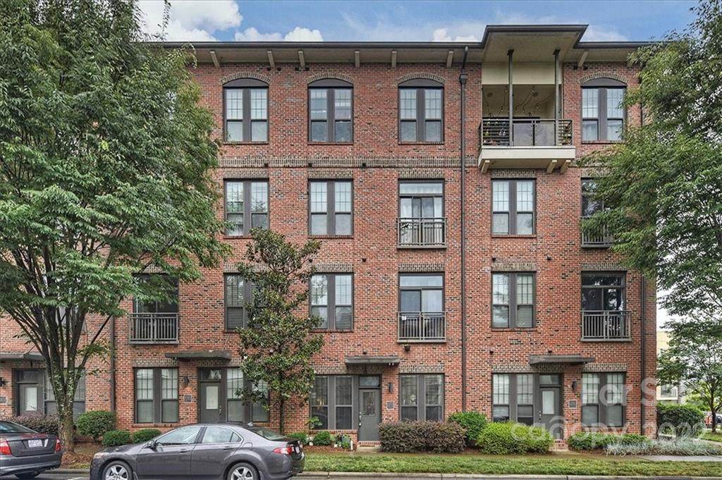 3247 Noda Boulevard - Photo 1