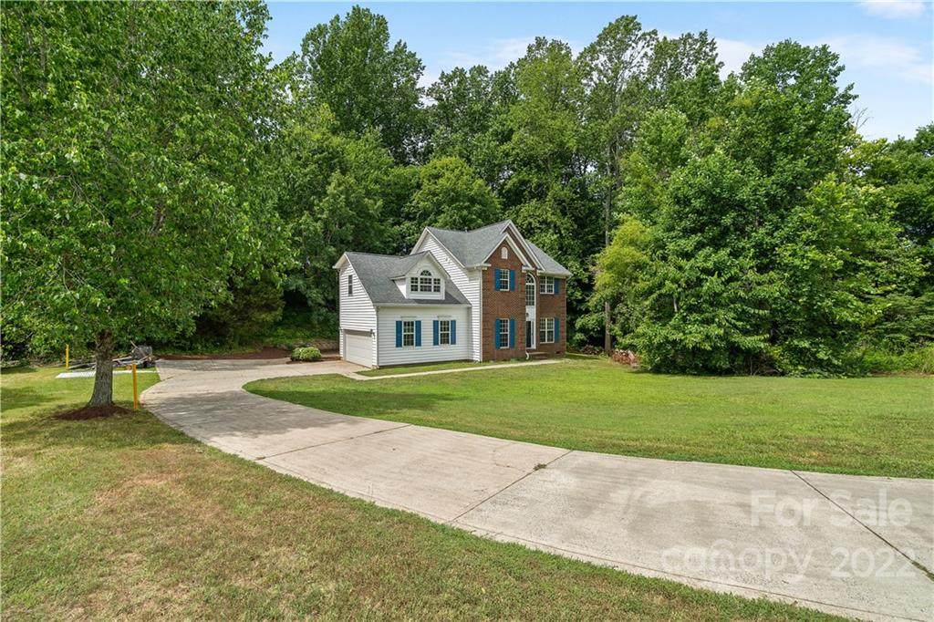 129 Shining Armor Court - Photo 1
