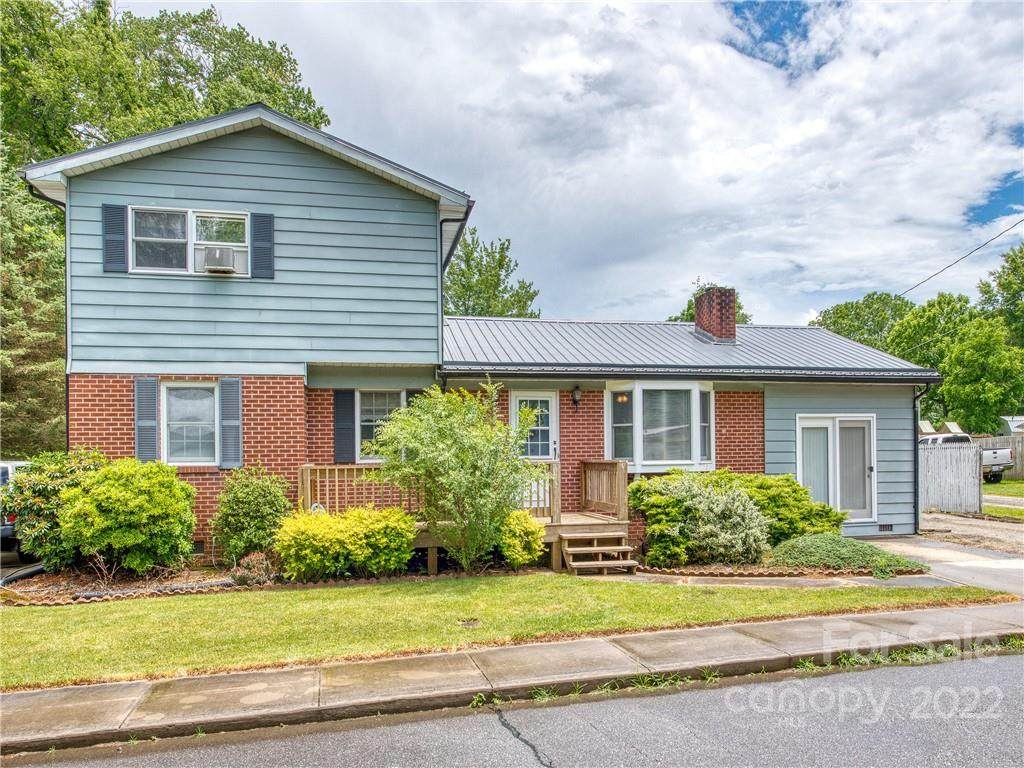 561 Westwood Circle - Photo 1