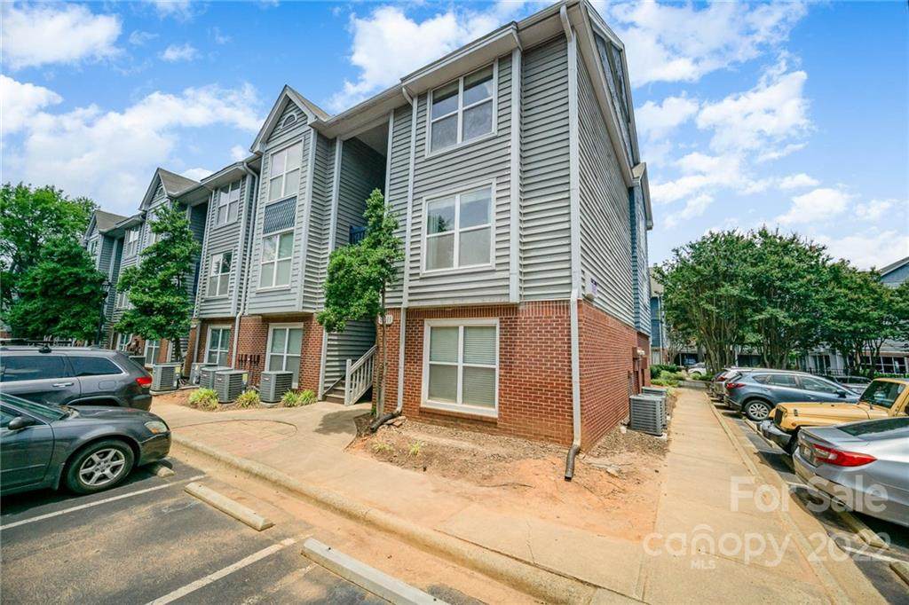 505 Graham Street - Photo 1