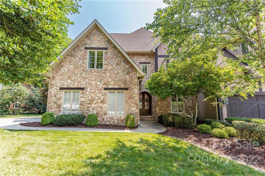 2725 Tanglewood Lane - Photo 1