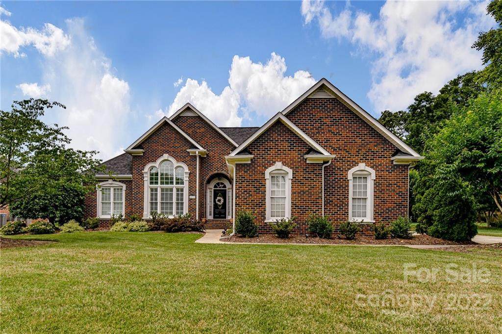4631 Shannamara Drive - Photo 1