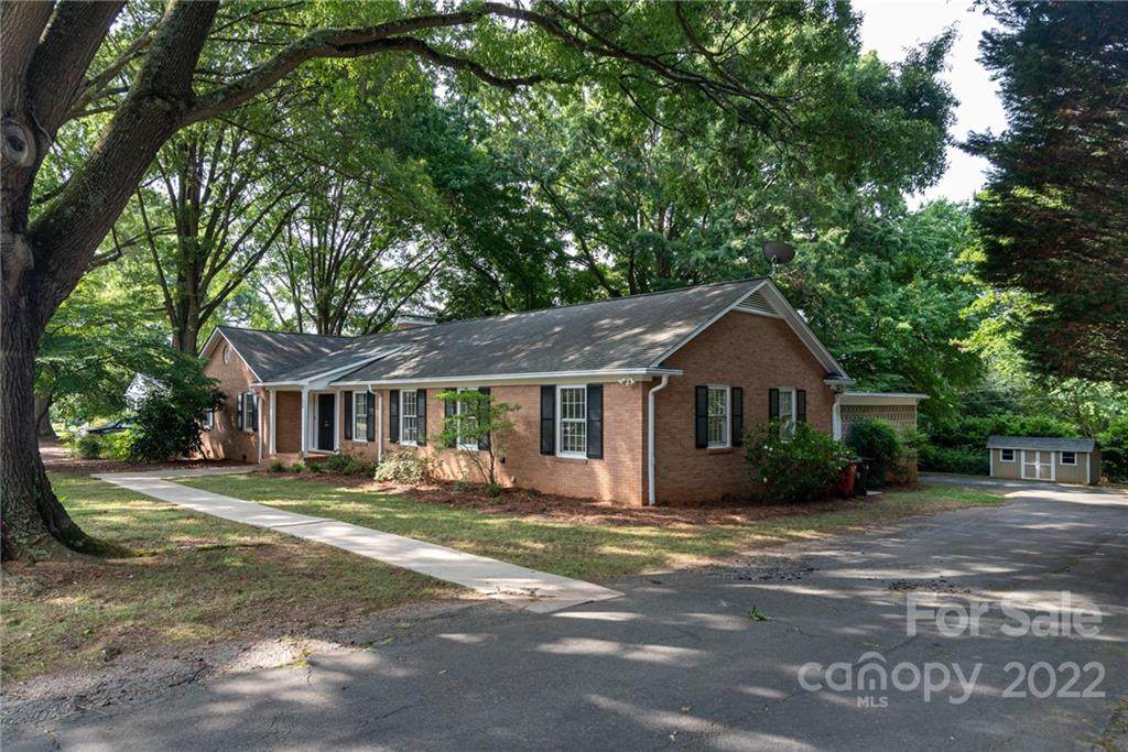 1038 Concord Road - Photo 1