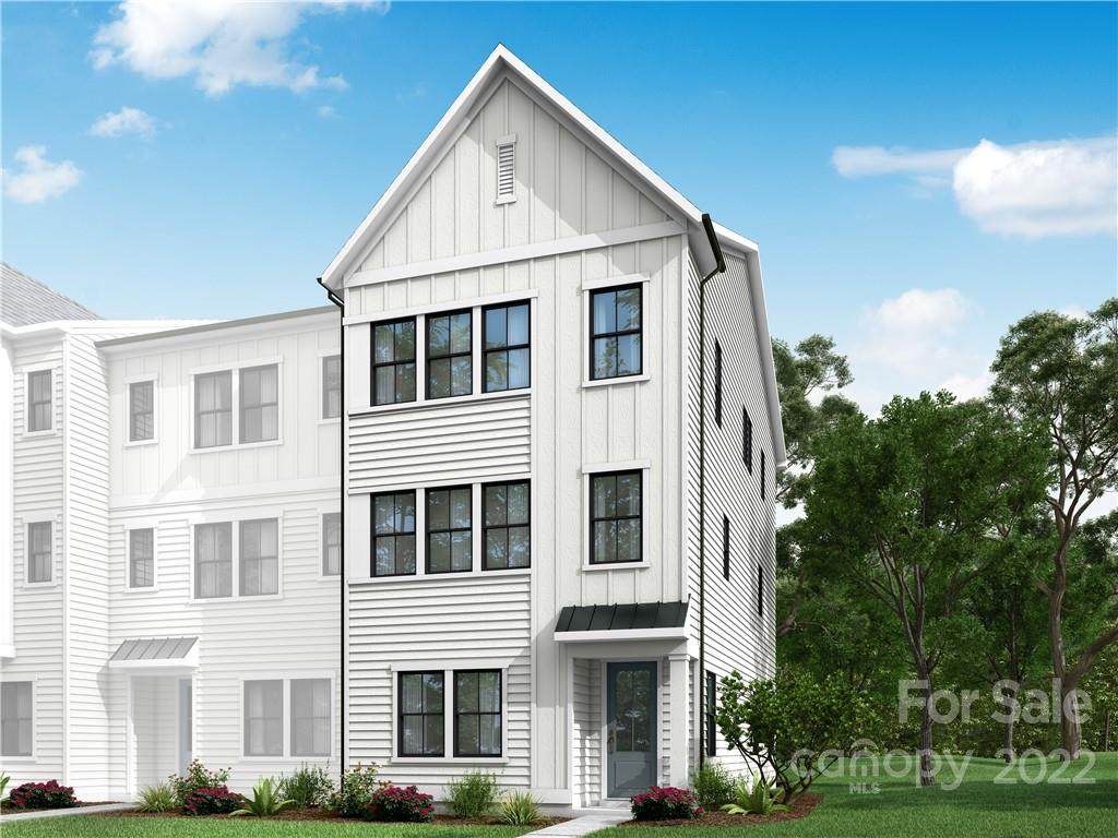 638 Woodlawn Way - Photo 1