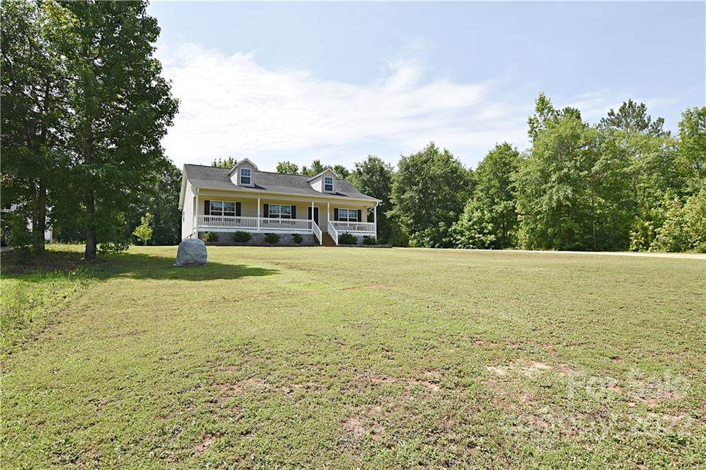 457 Rutledge Drive - Photo 1