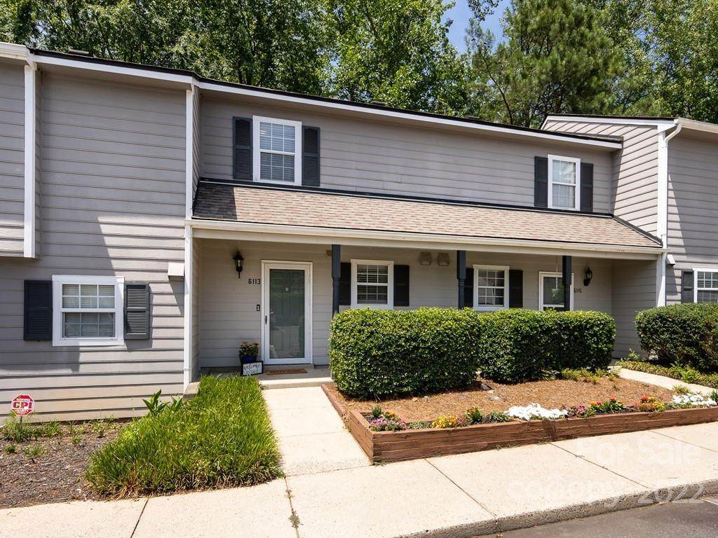 6113 Heath Ridge Court - Photo 1