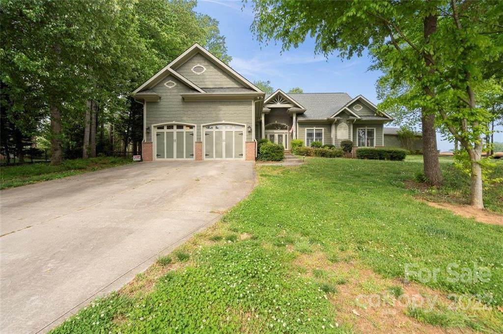 114 Amelia Lane - Photo 1