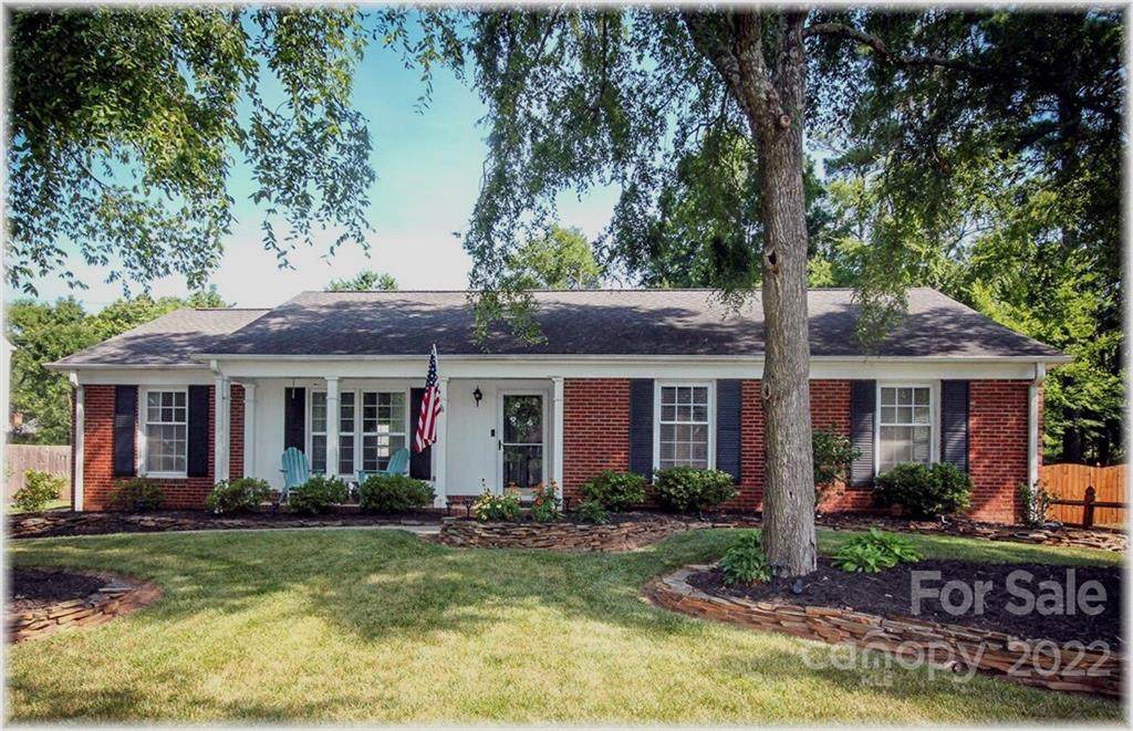 7520 Yellow Pine Court - Photo 1