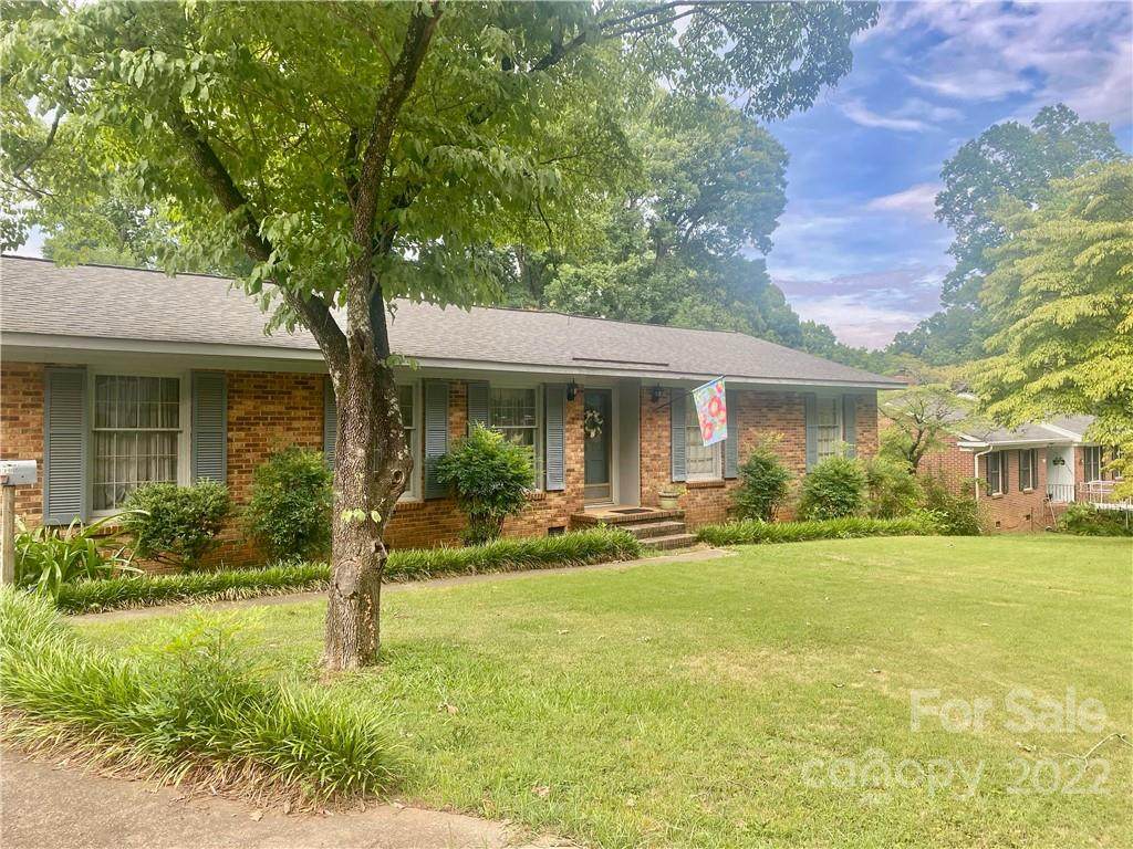 110 Close Street - Photo 1