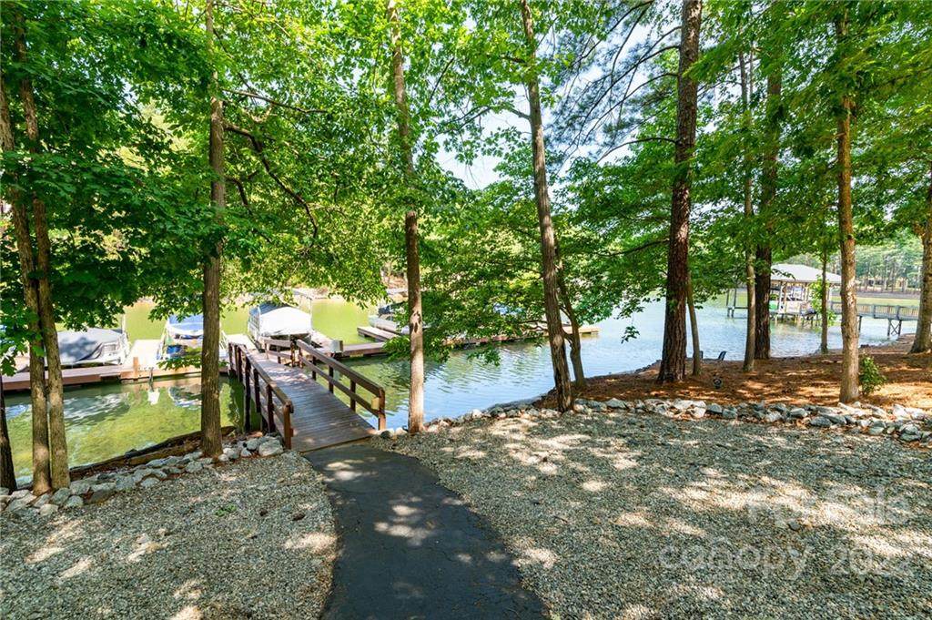 2518 Wellesbourne Lane - Photo 1