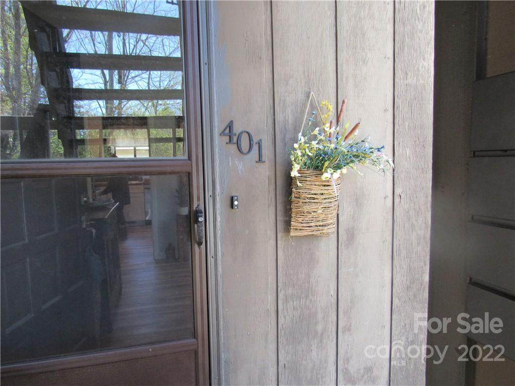 319 Greenville Highway - Photo 1