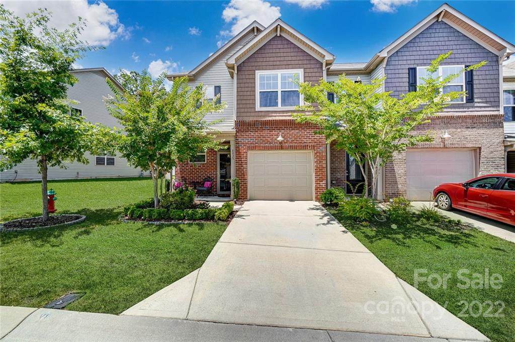 8025 Scarlet Oak Terrace - Photo 1