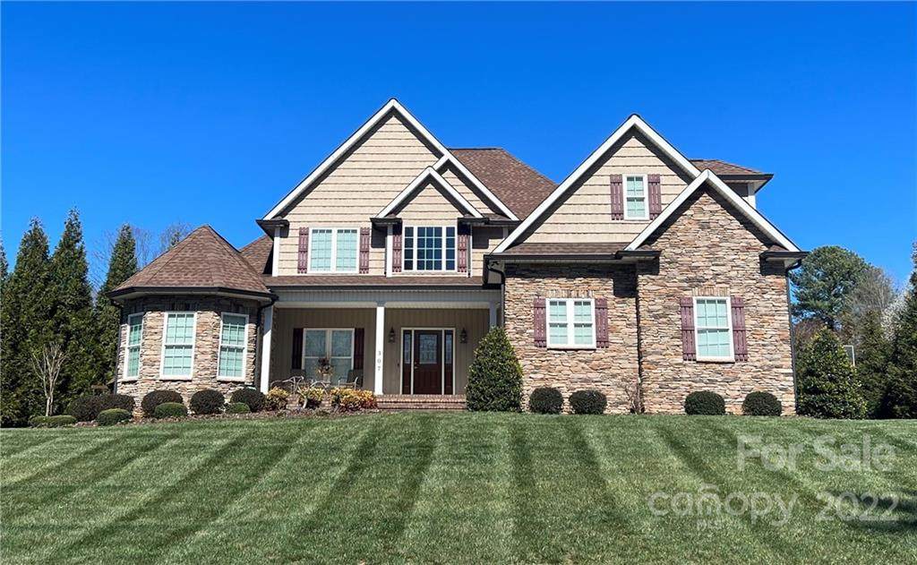 307 Beverly Drive - Photo 1