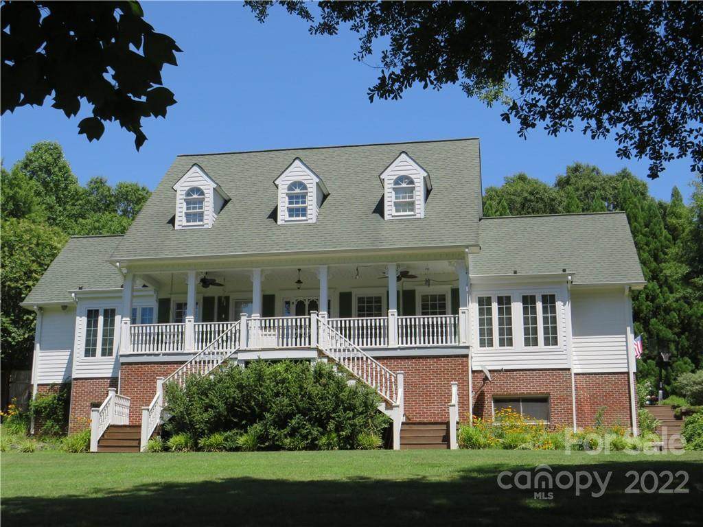 150 Squirrel Hollow Drive - Photo 1