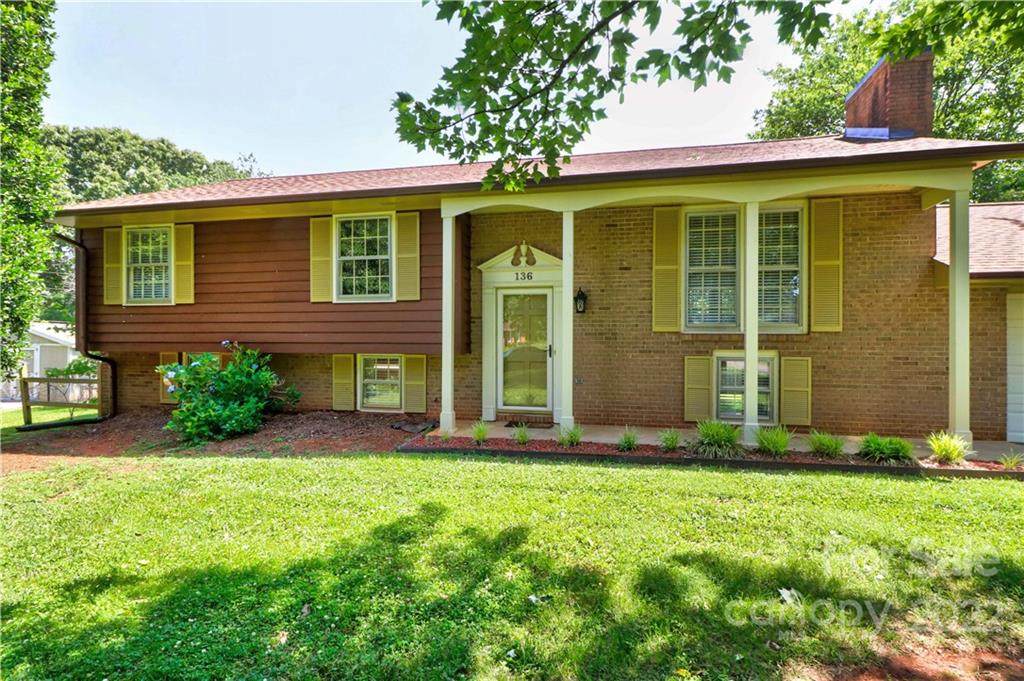 136 Gaymont Circle - Photo 1
