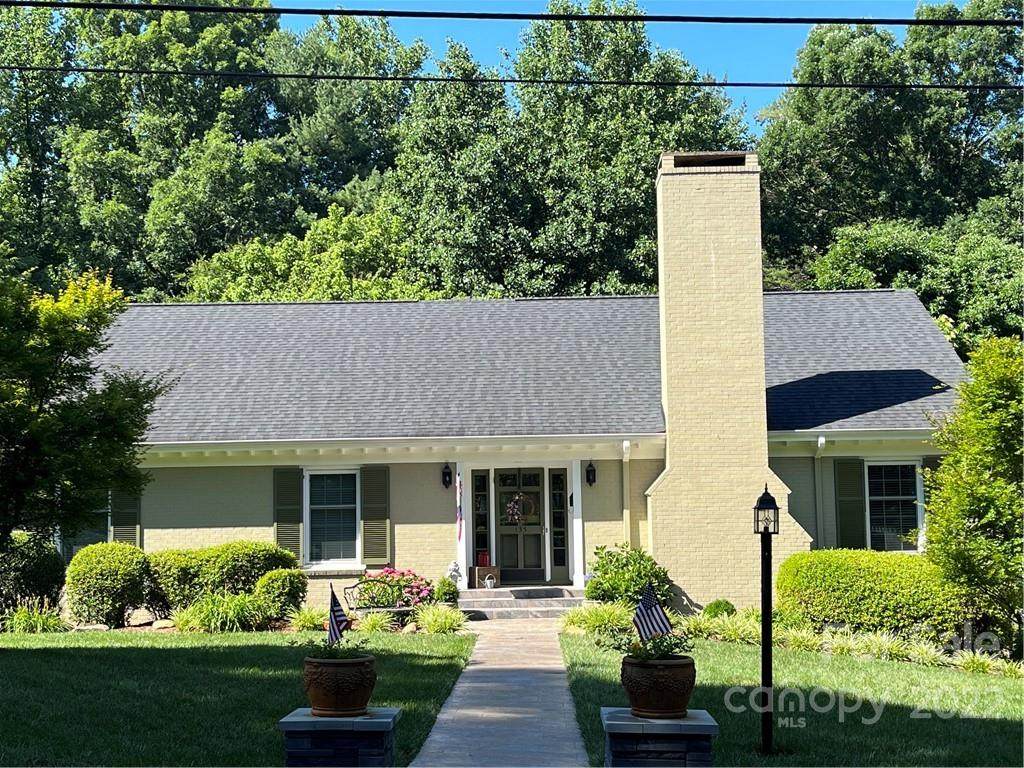 135 Pearson Drive - Photo 1