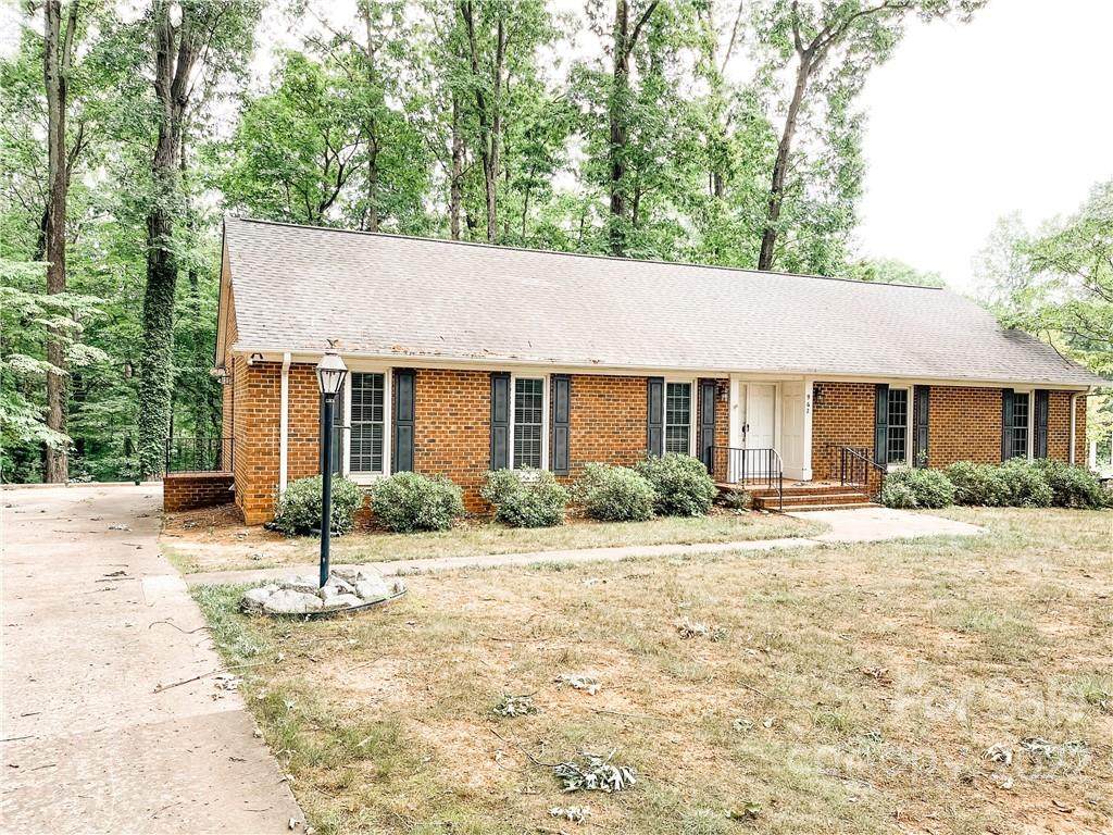 962 Hampton Place - Photo 1
