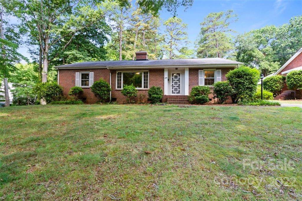 1003 South Street - Photo 1