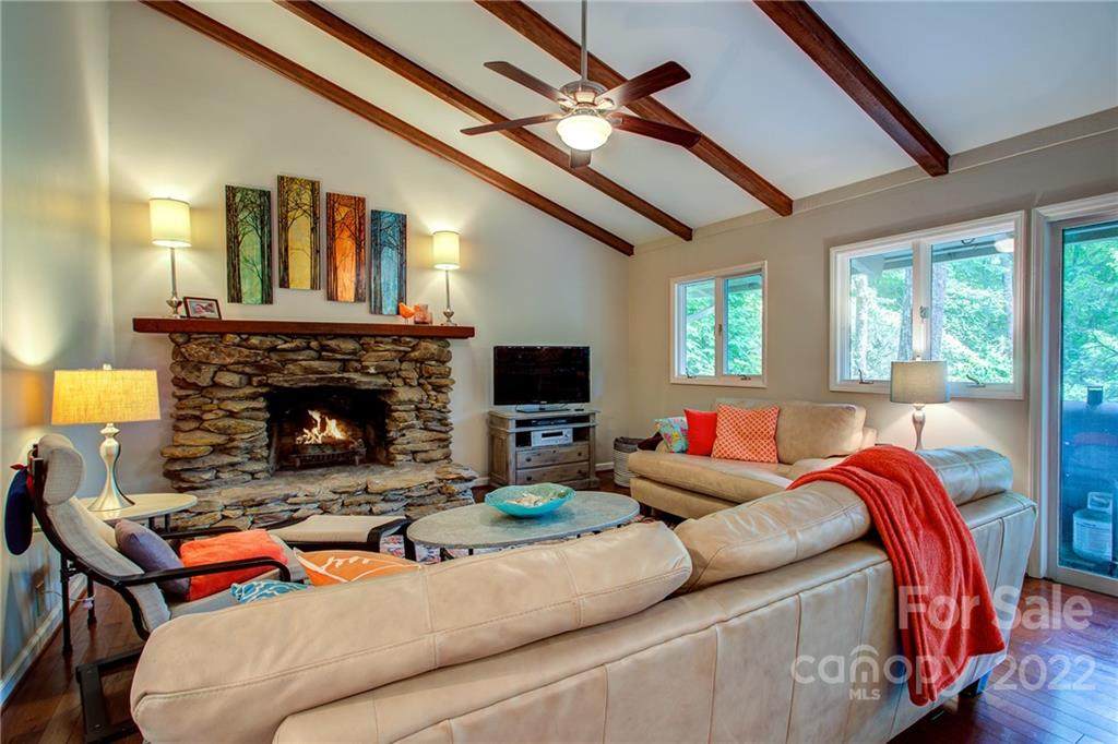 143 Sunshine Drive - Photo 1