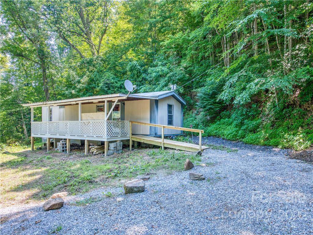 425 Whispering Winds Road - Photo 1