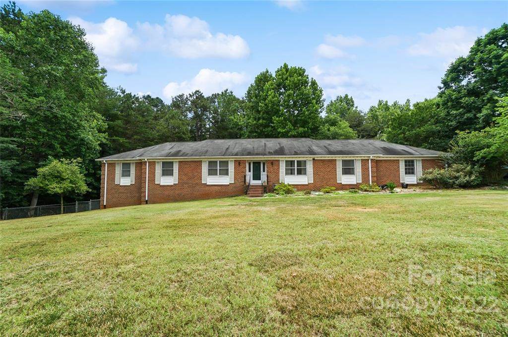 703 Candlewick Drive - Photo 1