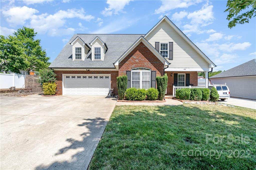 308 Wendover Drive - Photo 1