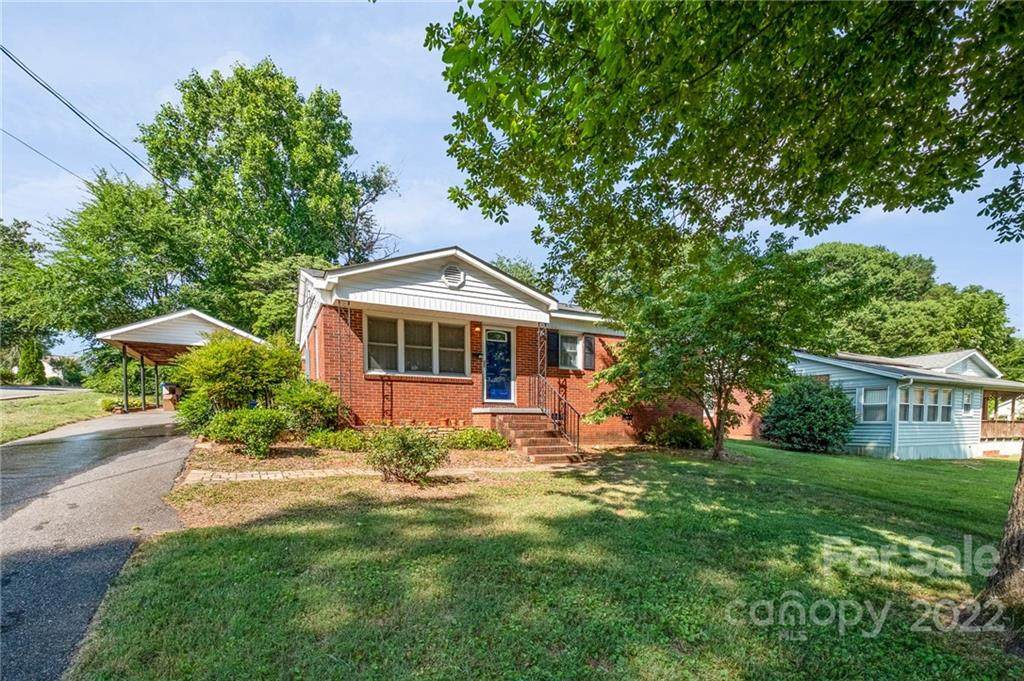 146 Oak Avenue - Photo 1