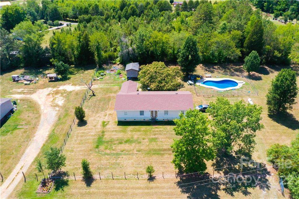 260 Sea Breeze Road - Photo 1