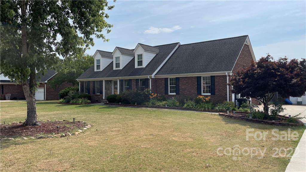 310 Palmer Circle - Photo 1