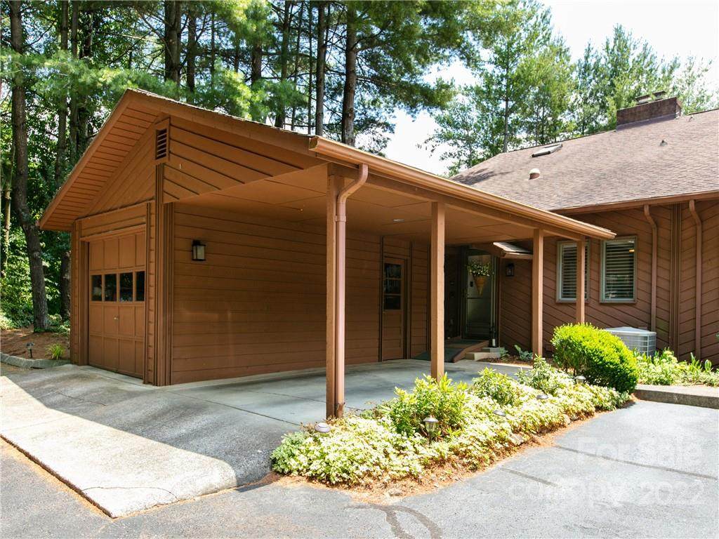 106 Woodfield Drive - Photo 1