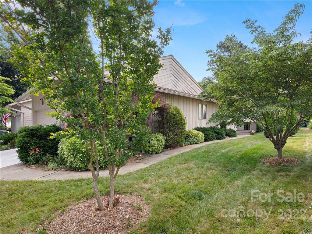 127 Deerlake Drive - Photo 1