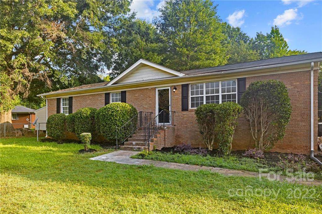 10217 Glenmac Road - Photo 1