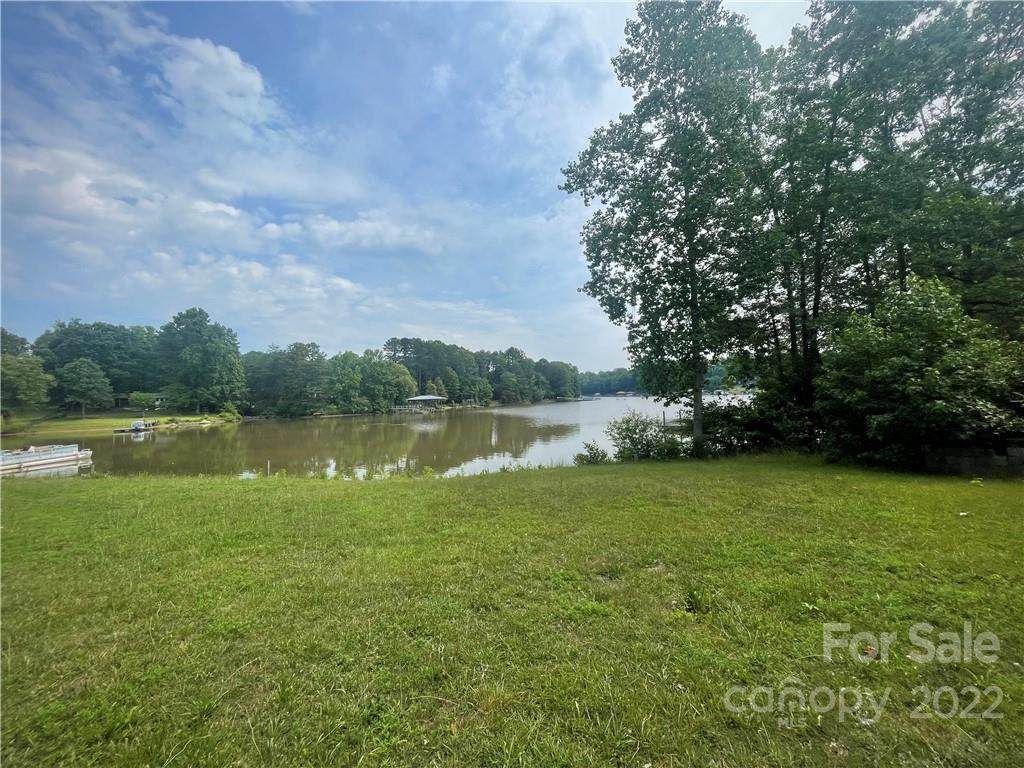 6714 Emerald Isle Drive - Photo 1