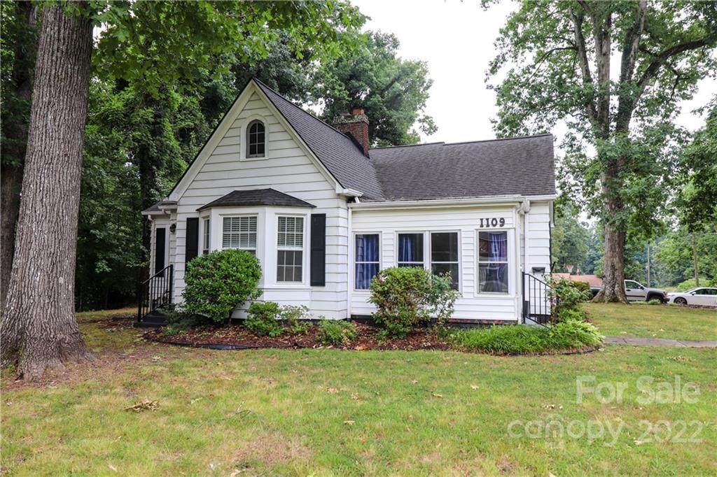 1109 Rogers Lake Road - Photo 1