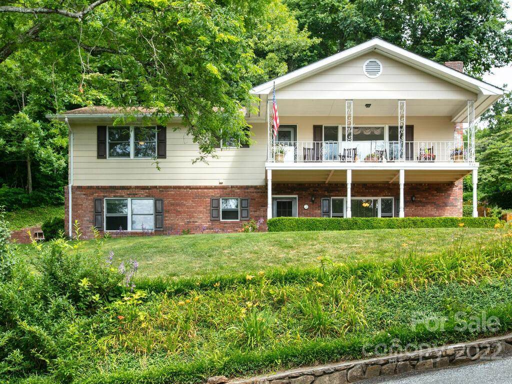 930 Scenic Circle - Photo 1