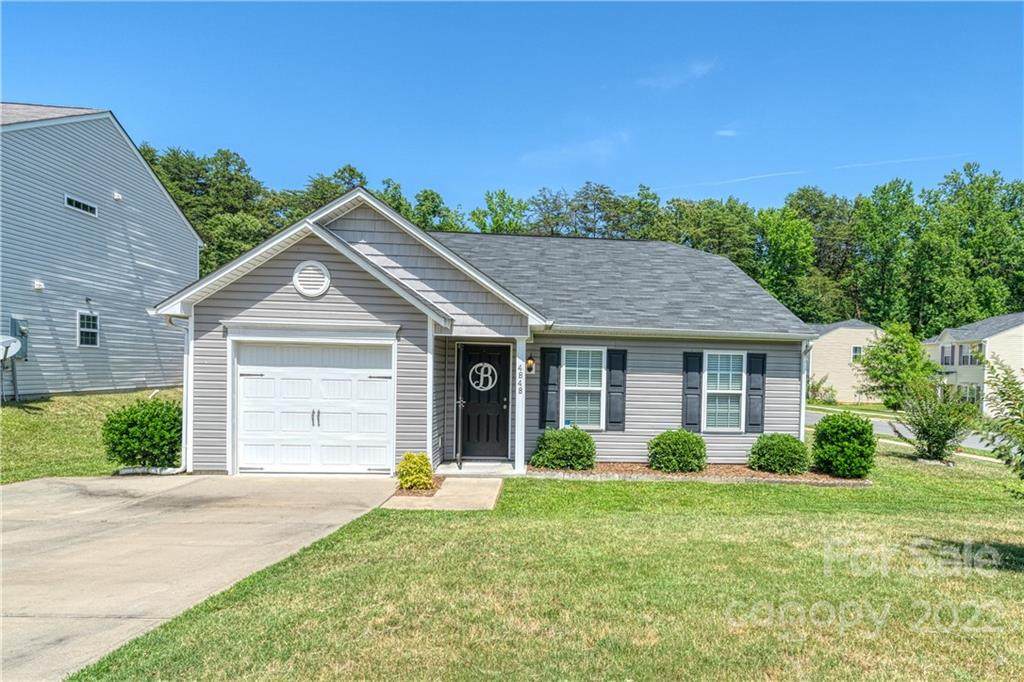 4848 Lynn Lee Circle - Photo 1