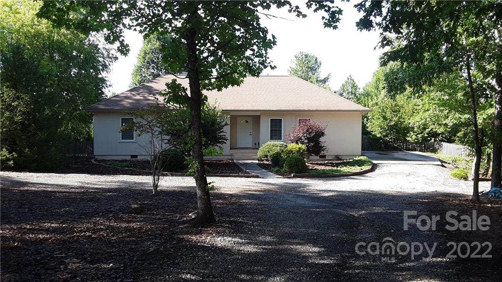 704 Harris Avenue - Photo 1