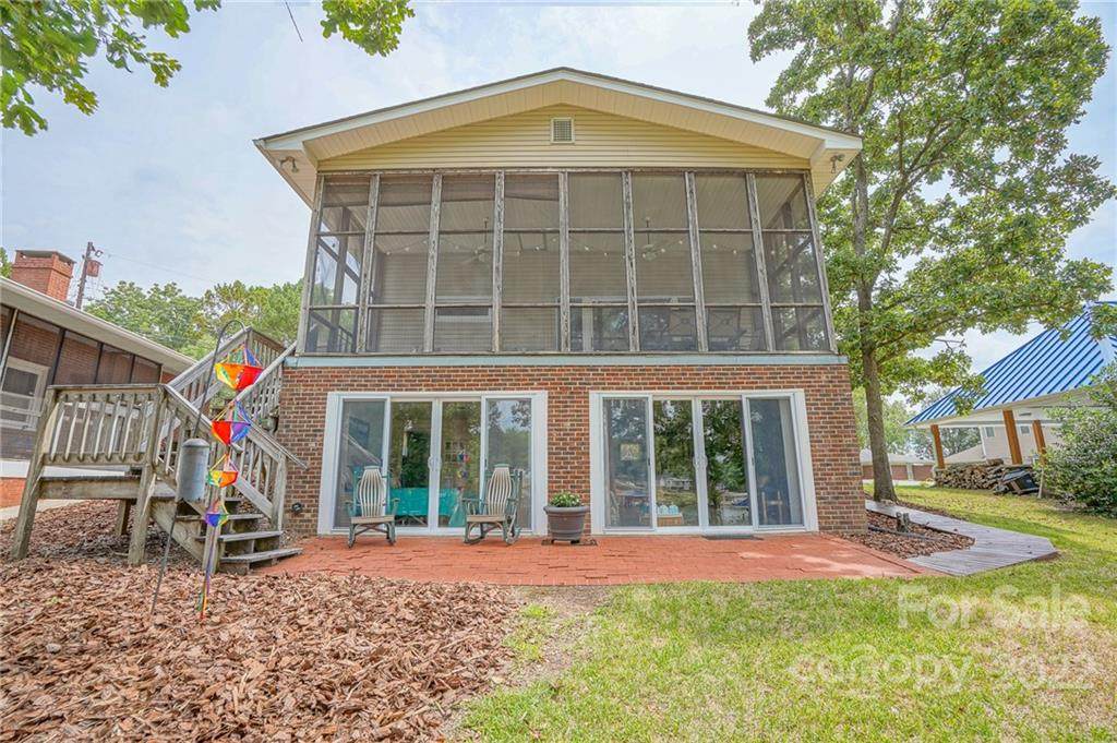 1505 Berry Hill Drive - Photo 1