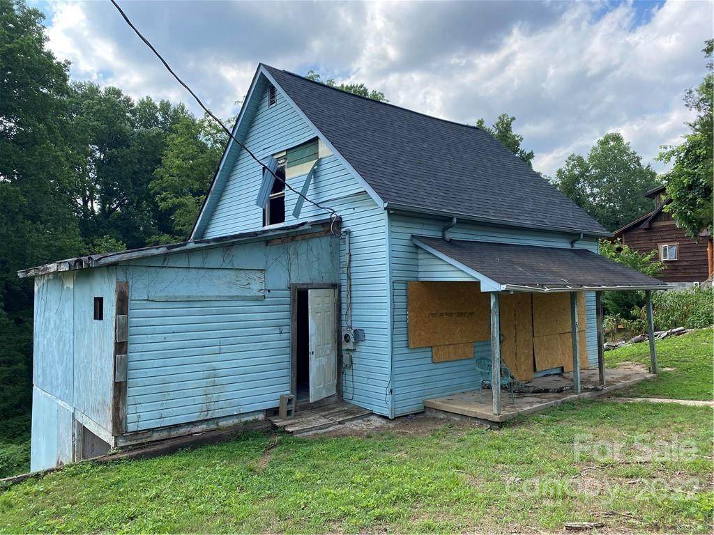 216 Walnut Avenue - Photo 1